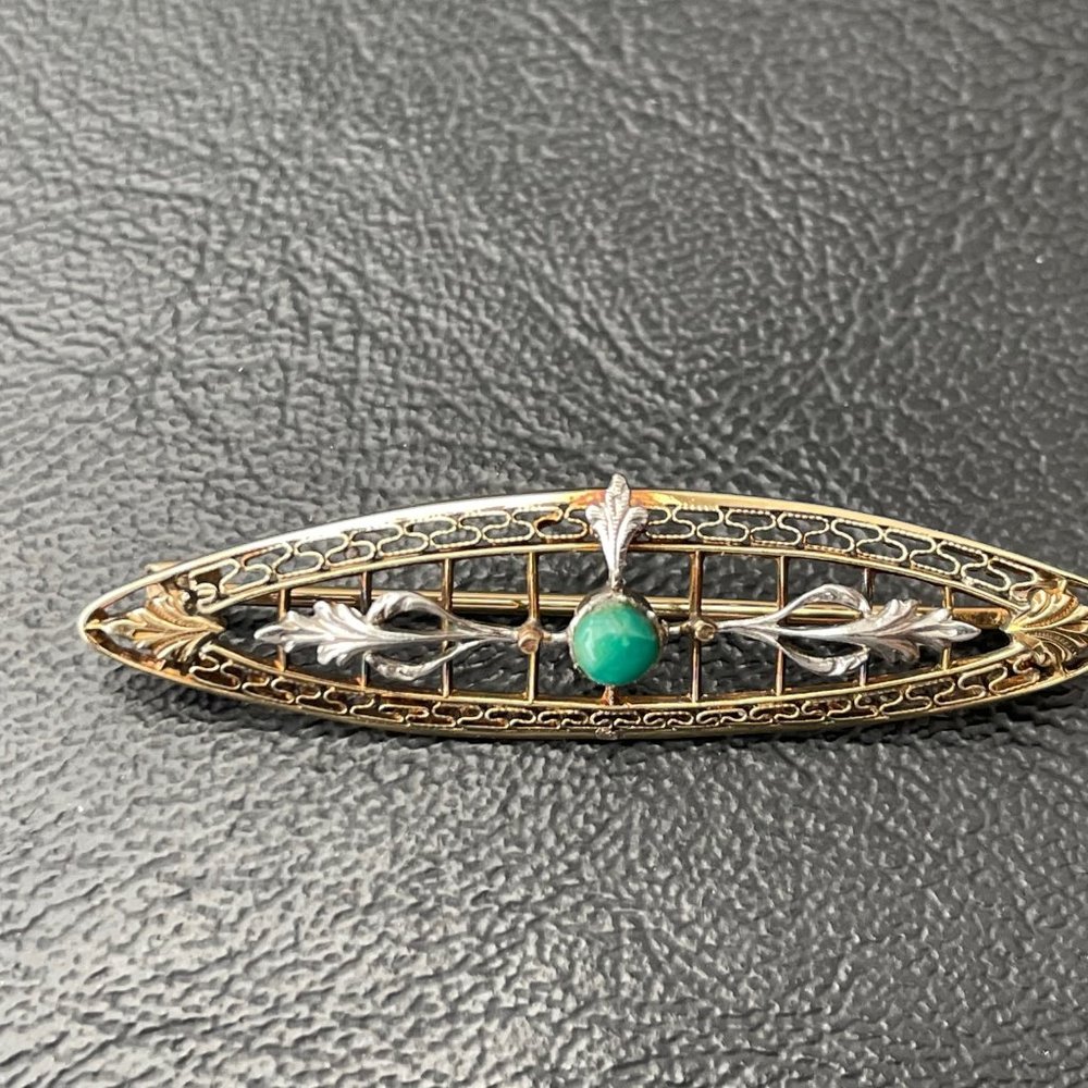 Vintage 14K yellow & white gold antique Victorian bar pin/Jade center stone